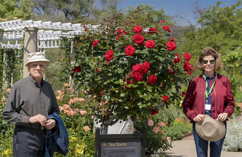 Gen. James P. Mullins and Lynn LaManna