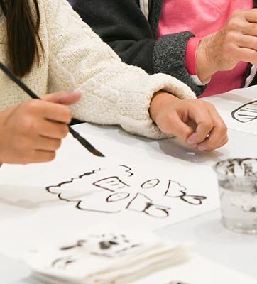 https://huntington.org/sites/default/files/2023-08/Family-workshop-Chinese-Brush-Painting-Mid-Autumn_0.jpg