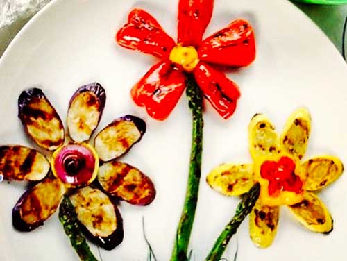 Grilled veggies in the shape of a flower