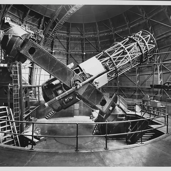 The Hooker 100-inch reflecting telescope, ca. 1940, side view with tube 40 degrees from horizontal.