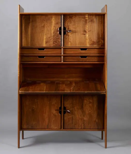 Sam Maloof (1916 – 2009), Desk Hutch, Calif. 1970, Walnut, 71 5/8 x 43 7/8 x 21 ¾ in. Collection of the Sam and Alfreda Maloof Foundation for Arts and Crafts, Alta Loma, Calif. Credit: John Sullivan, The Huntington Library, Art Collections, and Botanical Gardens.