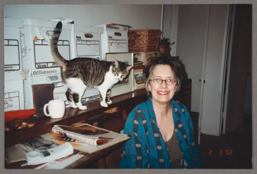 Eve Babitz and her cat.