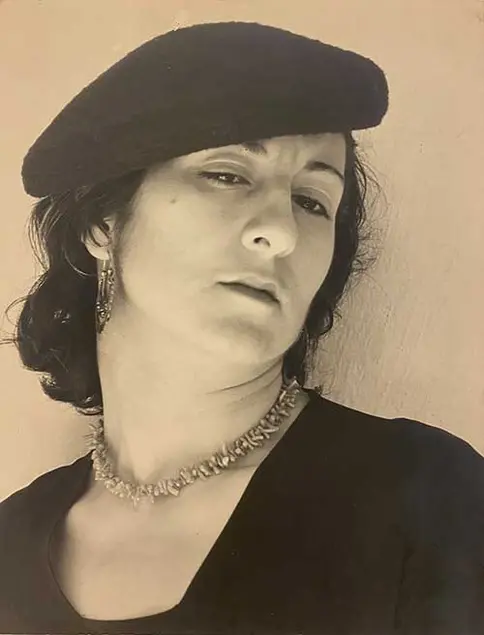 Retrato de Lola Álvarez Bravo (wearing beret)