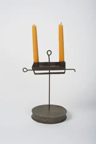 Unrecorded artist (American), Adjustable candle lamp, ca. 1810, tin and sand. Gift of Jonathan and Karin Fielding, 2016.25.82 