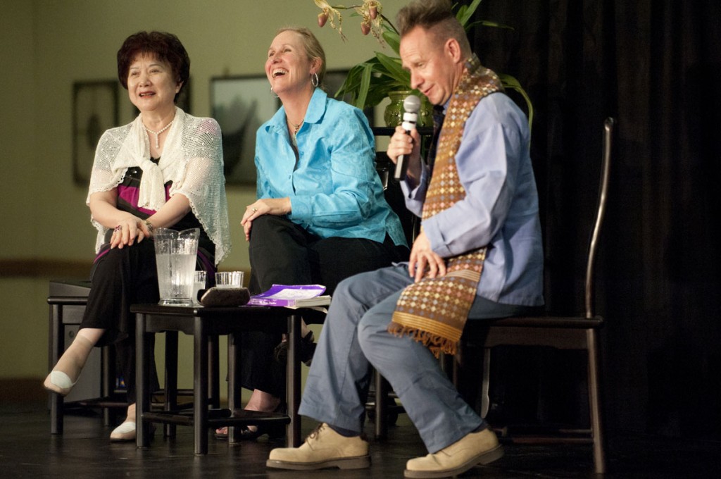 Hua Wenyi (at left) and Peter Sellars (right) discuss their work together. Susan Pertel Jain (center) is executive director of the UCLA Confucius Institute and was responsible for bringing the two together. Photo by Martha Benedict.