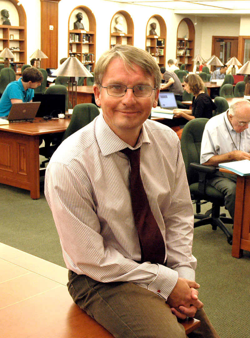 Steve Hindle in the Ahmanson Reading Room of The Huntington's Munger Research Center. Photo by Lisa Blackburn.