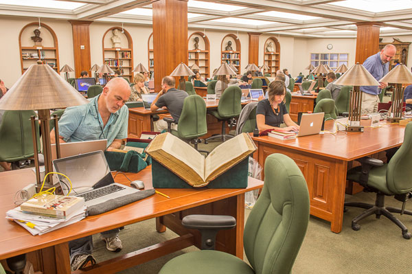 Readers in Munger