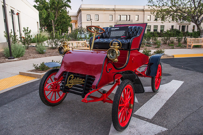 A 1903 Cadillac from the Petersen Automotive Museum, on display at The Huntington’s Aug. 8 event to celebrate the publication of Motoring West, Volume 1, Automobile Pioneers, 1900–1909, edited by Peter J. Blodgett. Photo by Martha Benedict.
