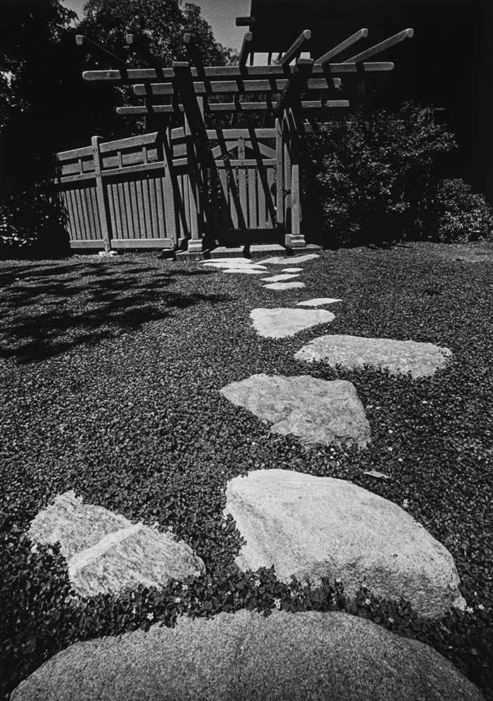 Yasuhiro Ishimoto, David B. Gamble house, kitchen yard gate and stepping-stones, 1974, gelatin silver print, © Kochi Prefecture, Ishimoto Yasuhiro Photo Center.