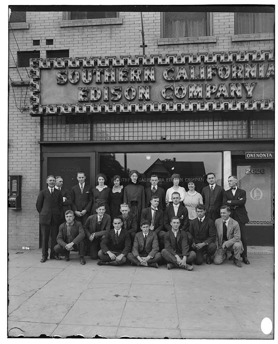 G. Haven Bishop, Employees of Southern California Edison’s Eastside Office, 1919, glass plate negative, 8 x 10 in. The Huntington Library, Art Museum, and Botanical Gardens.