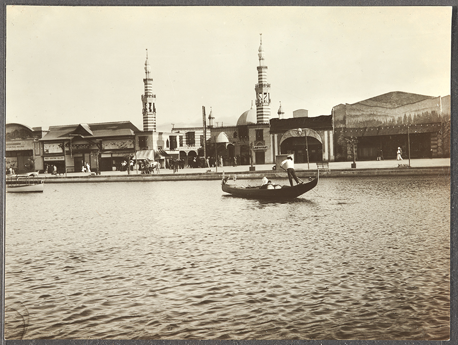 Unknown photographer, Gondola, Lagoon, and Midway Plaisance in “Venice of America,” ca. 1906–1910, photograph. Pacific Electric Railway Company Photographs. The Huntington Library, Art Collections, and Botanical Gardens.